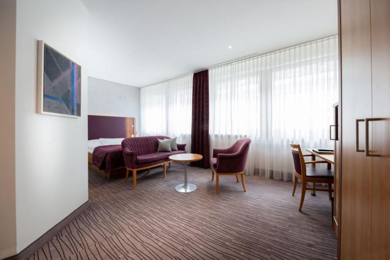 Kronenhotel Штутгарт Экстерьер фото