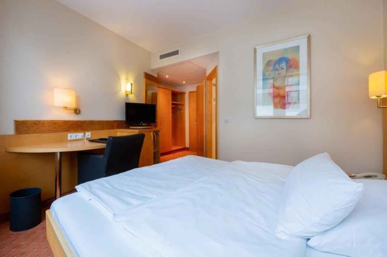 Kronenhotel Штутгарт Экстерьер фото
