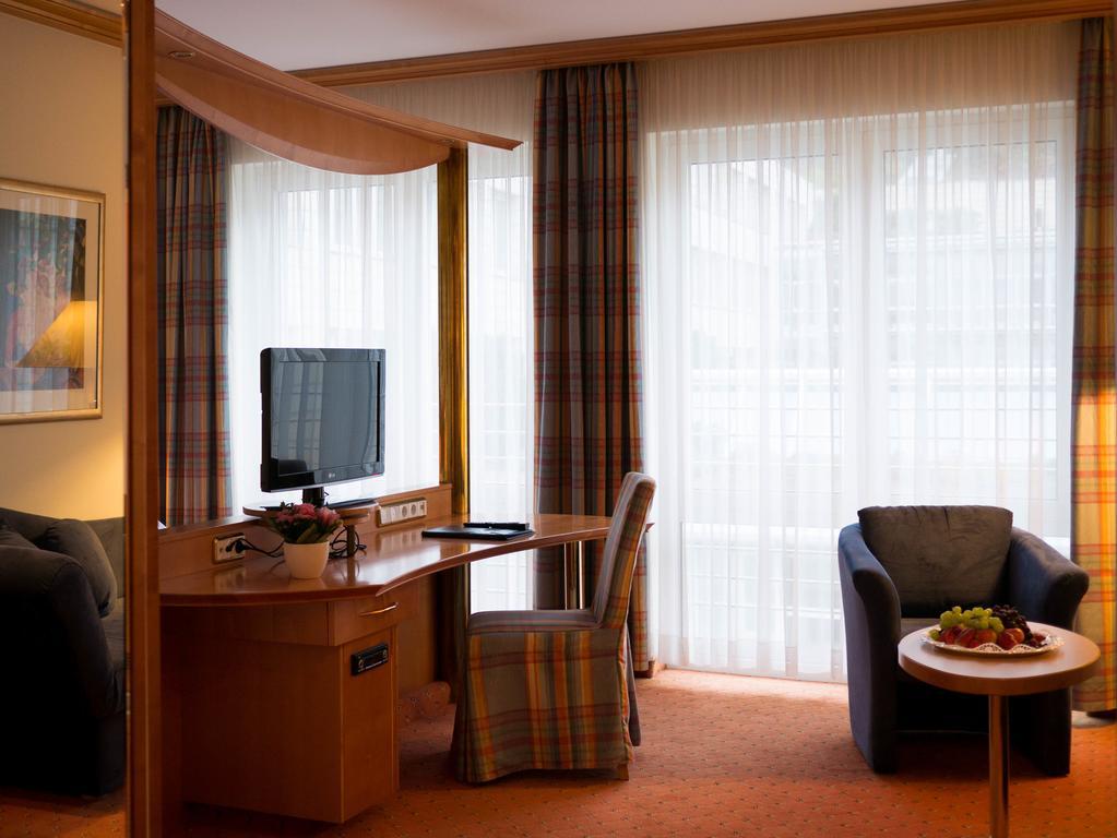 Kronenhotel Штутгарт Экстерьер фото
