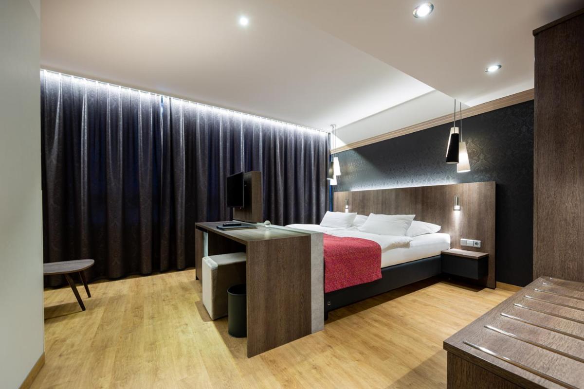 Kronenhotel Штутгарт Экстерьер фото