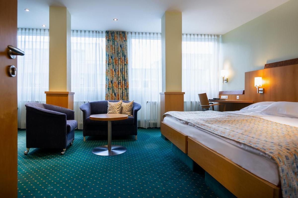 Kronenhotel Штутгарт Экстерьер фото