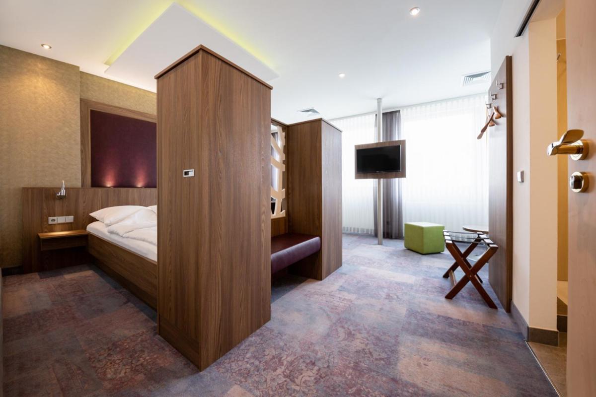 Kronenhotel Штутгарт Экстерьер фото
