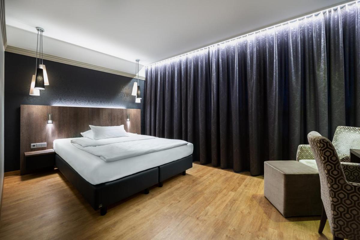 Kronenhotel Штутгарт Экстерьер фото